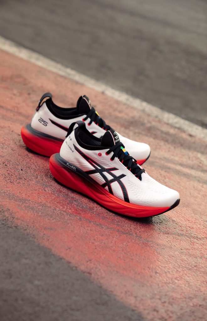 Lançamento da Asics faz homenagem a Ayrton Senna com tênis nas cores de carro em que o piloto foi três vezes campeão mundial.